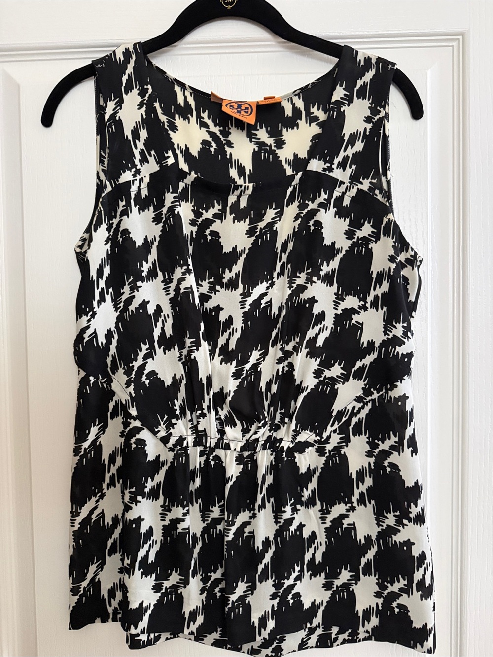 Tory Burch Silk Black and White Abstract Houndstooth Print Shell, Size 4
